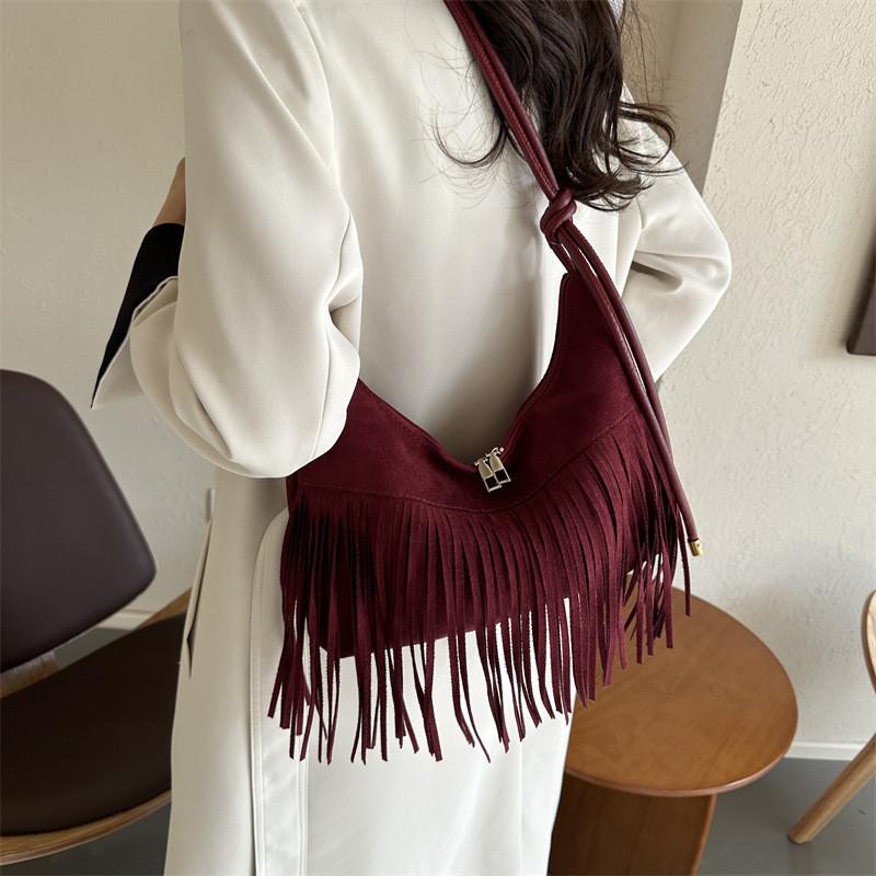 Модная бахрома Большая вместимость 2024 Новая Ретро Популярная Женская Простая Одноплечевая Наплечная Сумка
