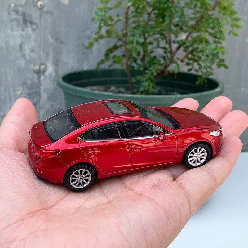 2022 Новинка 1:43 Модель автомобиля Mazda Mazda3 Axela из сплава, отлитая под давлением и; Игрушечный транспорт Модель автомобиля Миниатюрная масштабная модель автомобиля Коллекция игрушек