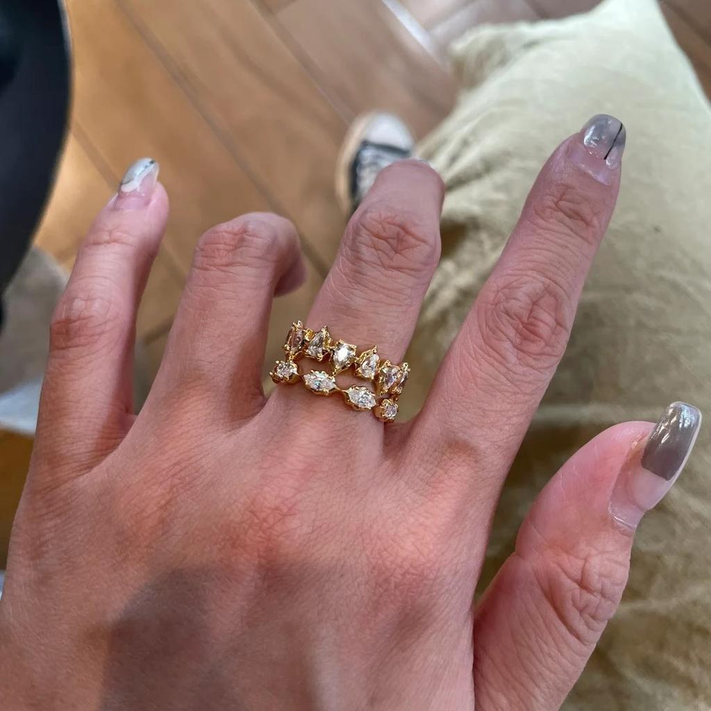 Французское Ретро Простое Нишевое Дизайн Кольцо с Высокоуглеродистым Бриллиантом Высокое Чувство Неровный Край Ряд Бриллиантов Наслоение Ношение Кольца на Мизинце Женщина