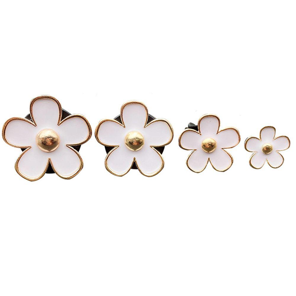 Daisy Flower Air Freshener Air Vent Clip Outlet Vent Clip Aromatherapy Clip Car Perfume Clip