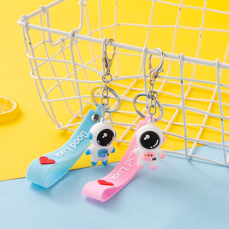 Брелок с мультяшным космонавтом: Милая кукла-космонавт-подвеска для сумок и машин