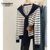 Women's Contrast Stripe V-Neck Long Sleeve Knit Top