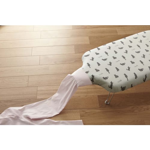 Yamazaki Lightweight Human-Shaped Ironing Board with Hooks, Neko Press, White, Approx. 69 x 37 x 20 cm, Hangs in Closet, Steel Mesh Construction, Prod
