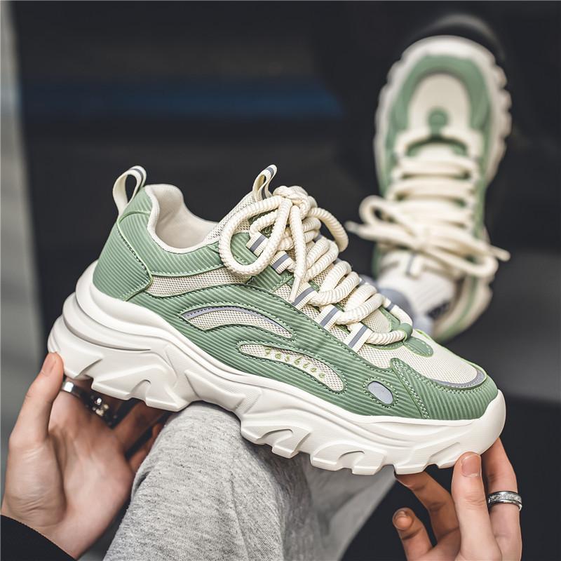 Маленькие белые туфли мужские весна 2025 новые дышащие сетчатые мужские повседневные спортивные кроссовки для бега на толстой подошве, увеличивающие рост, модные туфли для папы