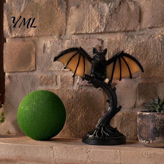 Gothic Theme Interior Lighting Vintage Black Bat Table Lamp, Resin Decorative Night Light, Retro Alternative Home Aesthetic Decor Style Desk Lamp for