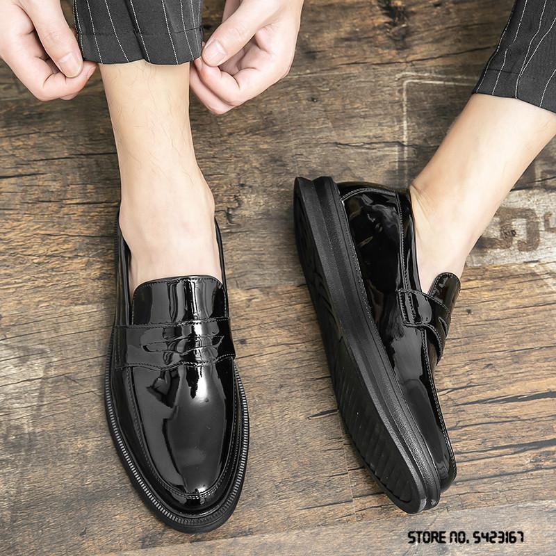 Fashion New Luxury Men's White Black Patent Leather Penny Loafers Male Casual Moccasins Driving Shoes Wedding Party Prom Flats