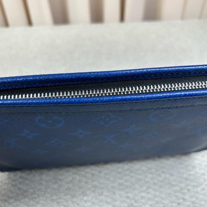 [Б/У] Pochette Voyage Classic Monogram Портативная косметичка на молнии Средняя - Очень хорошее состояние #EFSP4K