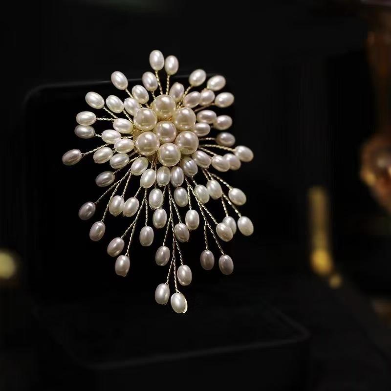 Elegant Pearl Flower Brooch Pin Badge For Women Girls Fashion Clothes Suit Accessories Jewelry Gifts