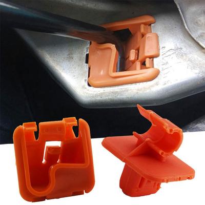 Для Skoda Fabia 2007-2014 Для Skoda Octavia 2004-2013 1U0823570A Зажим и основание капота Аксессуары для автомобиля