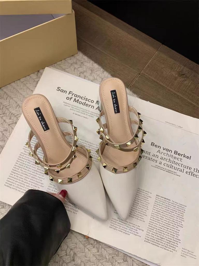 2025 новый летний французские заклепки высококлассные туфли на высоком каблуке с сумкой голова полушлепанцы женские остроносые на толстом каблуке с юбкой сандалии