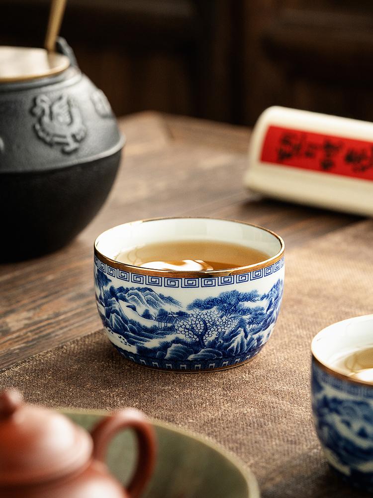 Ручная роспись, сине-белая пейзажная мастер-чашка, инкрустированная золотом, керамический чайный сервиз кунг-фу, чайная чашка, специальная чайная чаша высокого класса