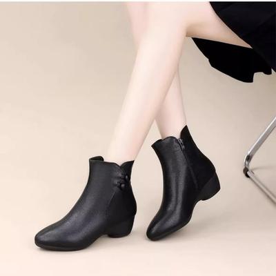 Ботильоны для женщин среднего и пожилого возраста, осенние новинки 2025 года, зимние бархатные теплые утолщенные ботинки из мягкой кожи, маленькие короткие ботинки