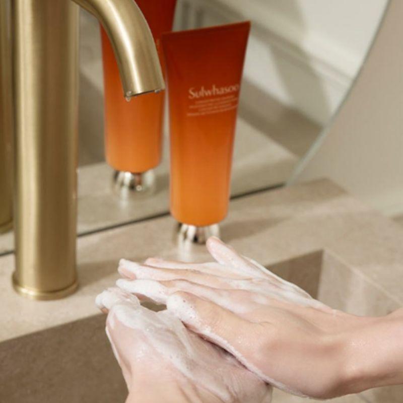 Sulwhasoo Концентрированная омолаживающая пенка для умывания с женьшенем 150 г