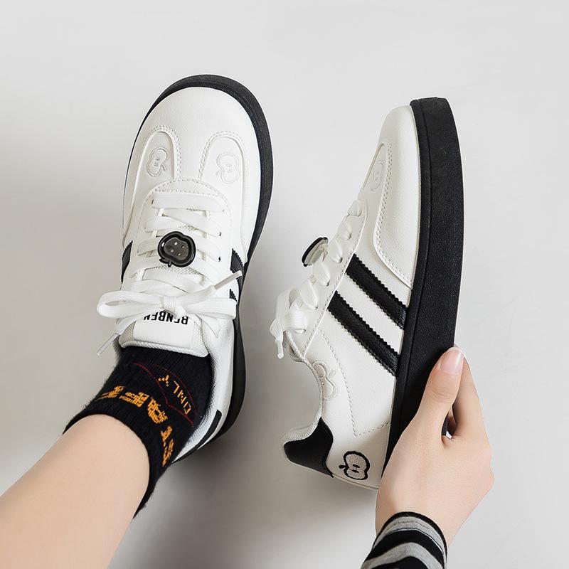 Нишевая женская обувь осень новая маленькая белая обувь женская плоская подошва легкая повседневная спортивная обувь для скейтборда