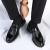 Модные универсальные мужские кожаные туфли Весна Новые повседневные мужские туфли Корейская версия Простые деловые кожаные туфли на мягкой подошве для мужчин