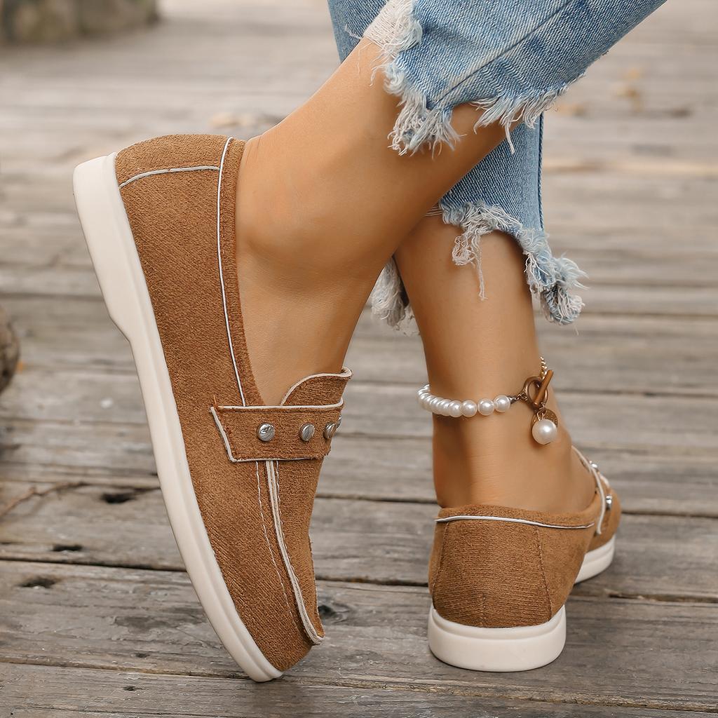 Модные женские повседневные мокасины с заклепками 2024 года, новые удобные туфли на мягкой подошве для женщин больших размеров, легкие туфли на плоской подошве для женщин