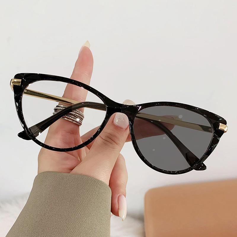 Fashion Vintage Cat Eye Anti Blue Light Glasses Women Triangle Metal Frame Female Anti Radiation Eye Protection Spectacles