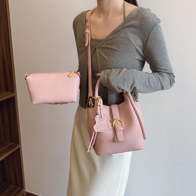 IELGY Ladies Joker commuter texture slung child mother portable.