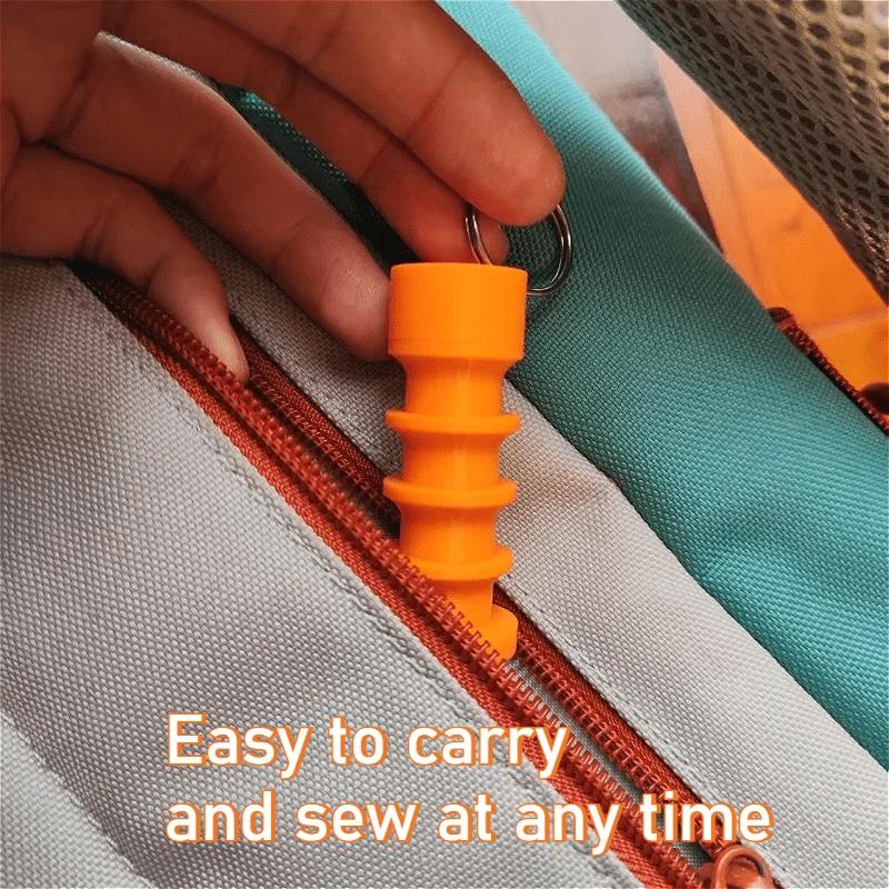 Keychain Portable Sewing Kit, Mini Sewing Set for Clothes & Buttons Mending, Sewing Storage Bag
