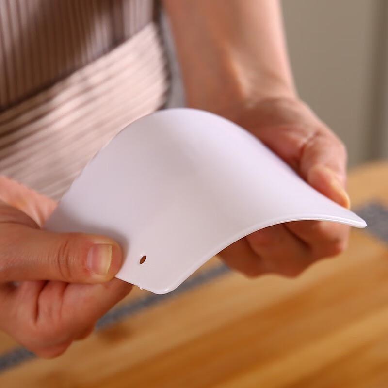 Plastic Baking Scraper & Dough Cutter Set