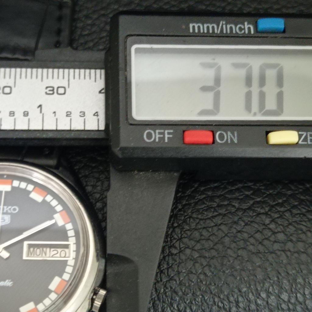ВИНТАЖНЫЕ АВТОМАТИЧЕСКИЕ ЧАСЫ SEIKO 5 7009A ЯПОНИЯ МУЖСКИЕ ЧЕРНЫЙ ЦВЕТ ЦИФЕРБЛАТ a708588-1