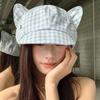 Милый синий клетчатый берет с кошачьими ушками для женщин, разработанный, чтобы хорошо сидеть на больших головах и создавать стройнящий эффект
