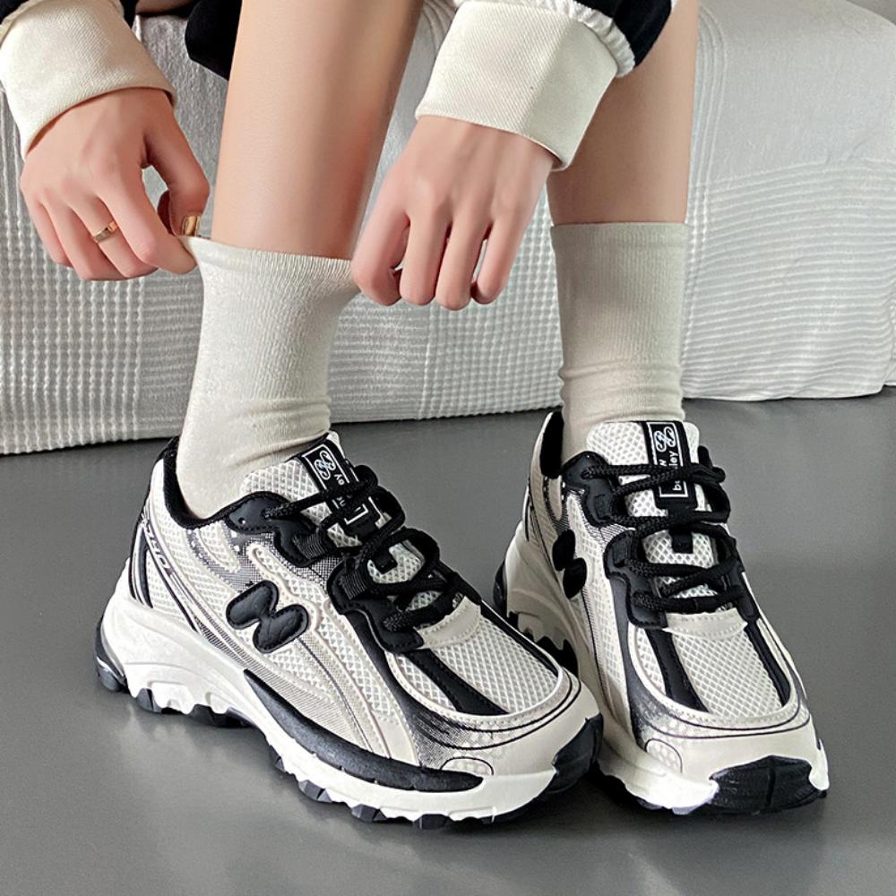 Повседневная обувь на шнуровке в тон цвета Дышащие кроссовки для бега Женские спортивные универсальные туфли для папы