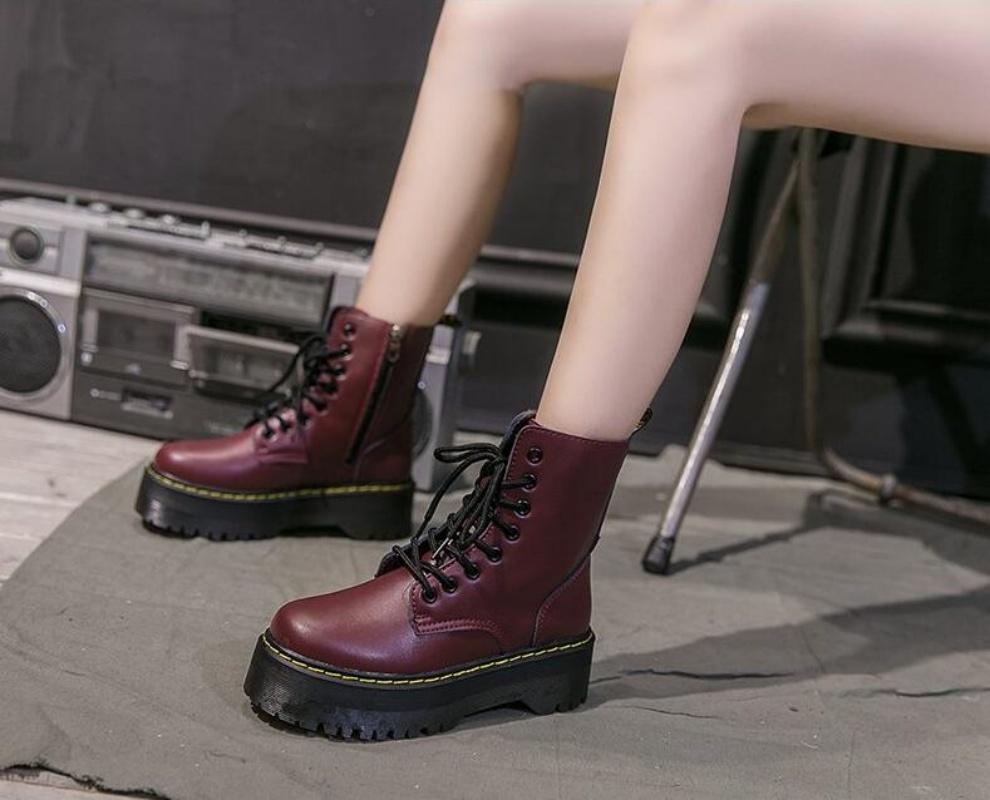 Женские мотоциклетные ботинки на шнуровке, женские ботинки на платформе и толстом каблуке высотой 5 см, повседневные ботинки в британском стиле с толстой подошвой, увеличивающие рост
