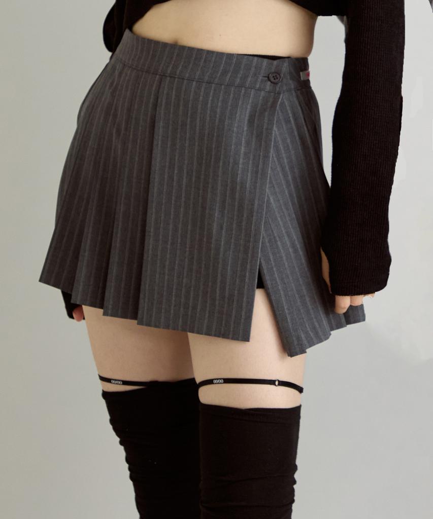 Poyeong Slit Pleats Skirt Pinstripe
