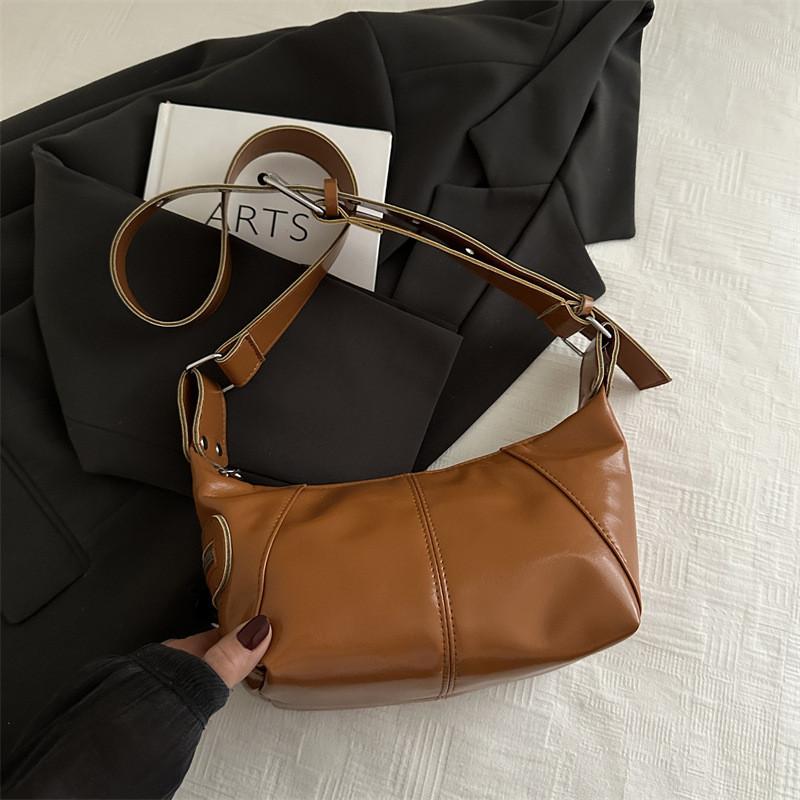 Trendy Pu Soft Leather Crossbody Bag With Zipper Top And Structural Design For Daily Wear