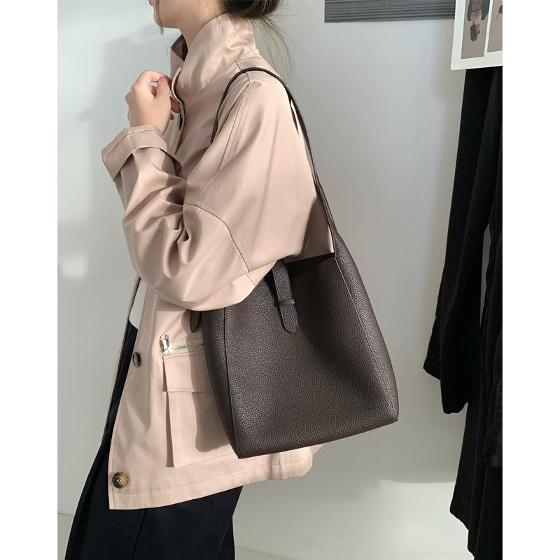 Niche Cowhide Commuter Tote Bag Minimalist Premium Vintage Bucket Bag Genuine Leather Crossbody Shoulder Bag
