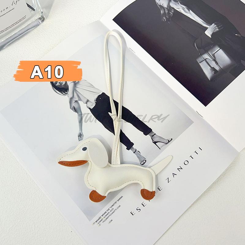 Classic Cute Puppy Dog Bag Pendant Key Chain Pu Leather Dachshund Key Ring Accessories