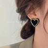 Новые нишевые серьги темпераментного дизайна, серьги, маленькие ароматные серьги, черные серьги-гвоздики Love для женщин