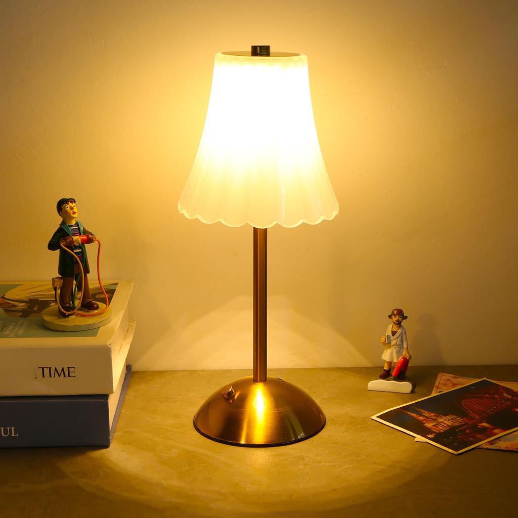 LED Elegant Table Lamp Type-C Rechargeable Dimming Atmosphere Light 3 Color Crystal Touch Desktop Light for Bar Hotel Restaurant