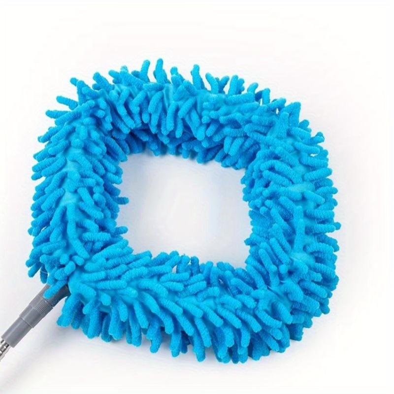 Retractable cleaning brush