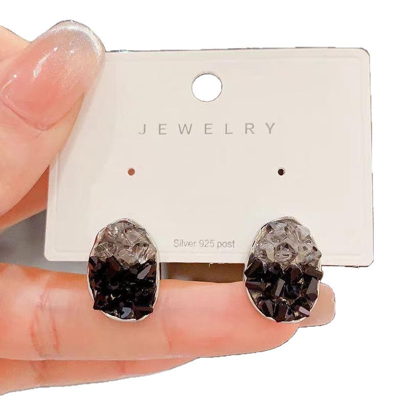 Модные серьги для женщин – Трендовые украшения на каждый день и в подарок