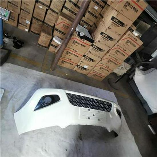 Передний бампер Foton - Белый (L0531020027A0)