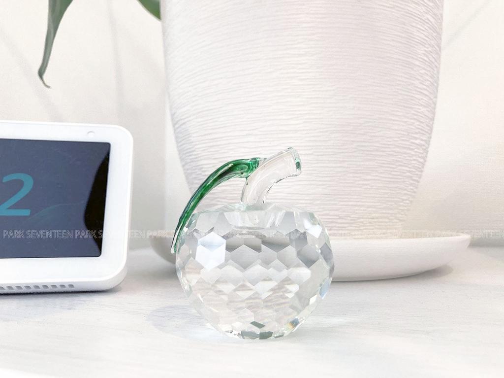 PARK SEVENTEEN Apple Crystal Suncatcher Paperweight, Clear Apple, 5cm Wide, Home Decor, Ornament, Gift, Small Item