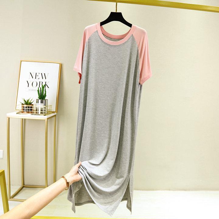 Летнее платье свободного кроя из модала с V-образным вырезом, короткими рукавами и разрезами по бокам