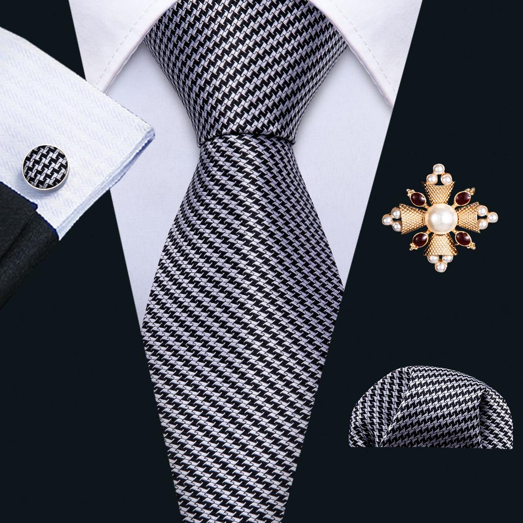 Комплект для мужчин: галстук, брошь и карманный платок