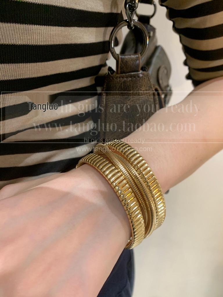 Европейский и американский геометрический многослойный открытый браслет: Винтажный преувеличенный браслет с инкрустацией бриллиантами, легкая роскошь для женщин