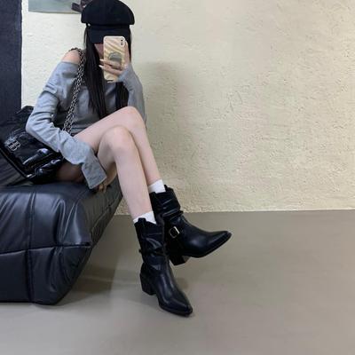 Ботильоны на среднем каблуке ретро ботильоны с наборным каблуком ботинки Мартина с V-образным вырезом женская обувь 2025 осень и зима новые с маленьким квадратным носком западные ботильоны короткие ботильоны