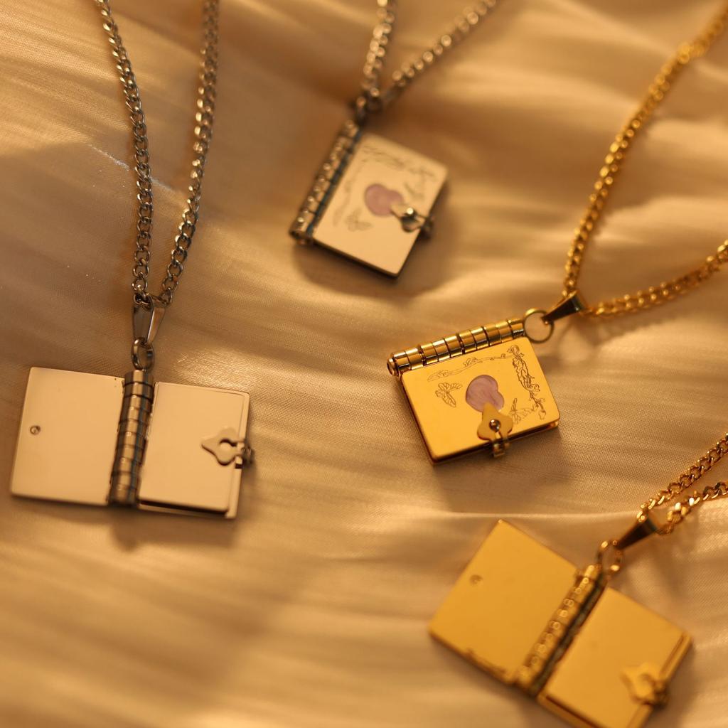 Ювелирные изделия из нержавеющей стали, титановая сталь, цветоустойчивое сердце, День святого Валентина, бабочка, сердце, открытая книга, алфавит, фото-коробка, ожерелье