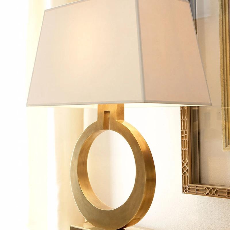 Высококачественная современная роскошная настольная лампа Villa Golden Dining Table Decoration Настольная лампа Nordic Retro Sleeping Bedside LED Light ZM