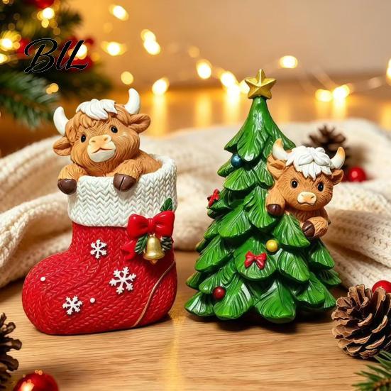 Festive Room Decorations Christmas Highland Cow Stocking Figurine, Xmas Tree Cattle Resin Desktop Decor Statue, Animal Sculpture for Holiday