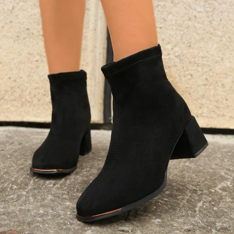 Мартинсы на среднем каблуке с квадратным носком Женские 2025 Зима Новые Стройнящие Большого размера Модные ботинки