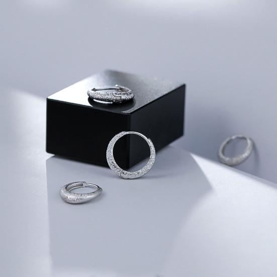 1 пара женских сережек Huggie с мерцающей поверхностью, легкие, геометрические, маленькие серьги для