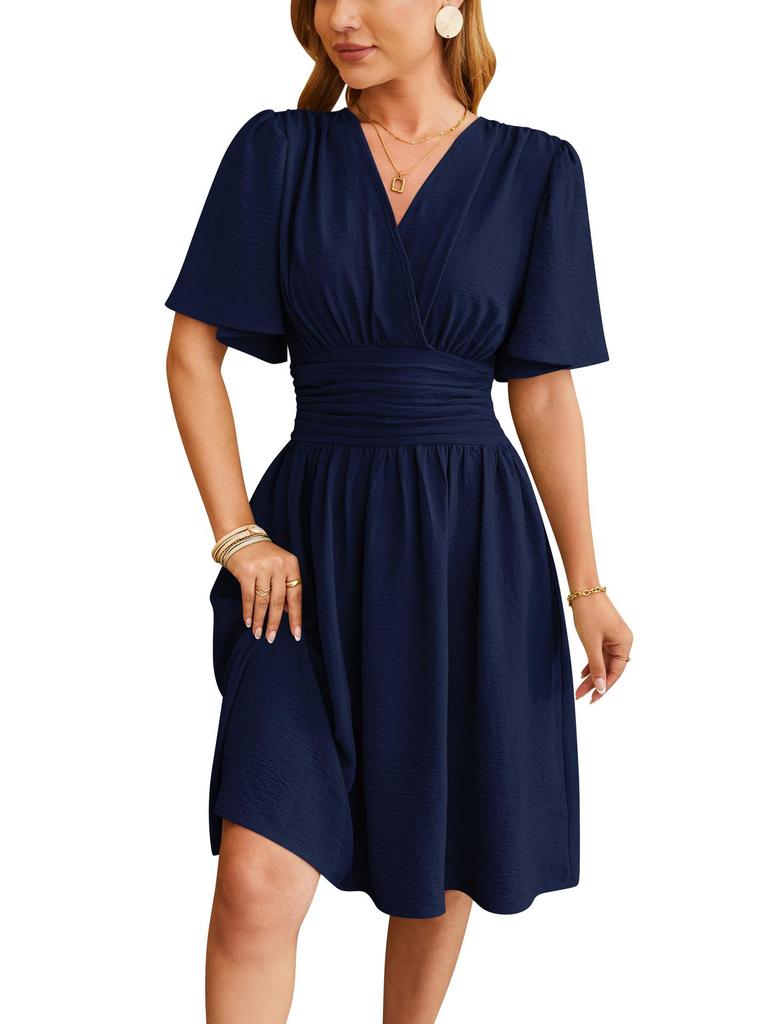 Женское платье с V-образным вырезом, приталенное, с рукавами-клеш, весна/лето 2024