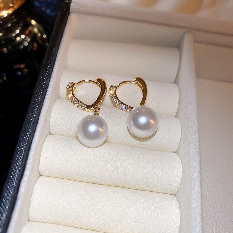 Elegant Zircon Pearl French Retro Luxury Earrings 2025