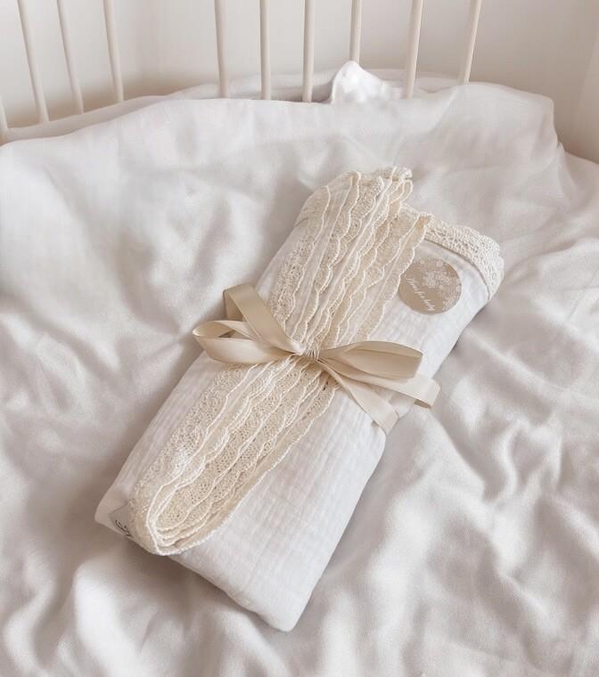 MUSLIN BLANKET 100X75 WITH LACE Latte